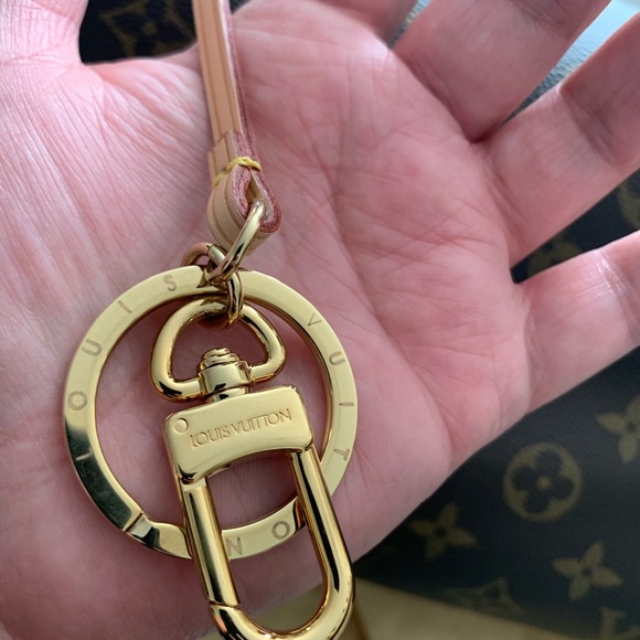 SOLD 💕💕 Louis Vuitton Artsy MM “Retired” - Picture 6 of 8